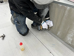 シート防水　塩ビ鋼板設置